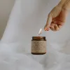 Bougies noires : élégance graphique et parfums profonds pour une déco de caractère
