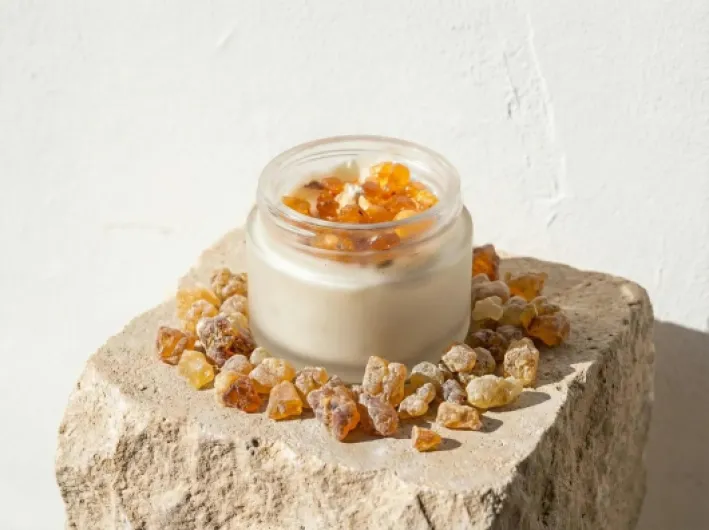 Bougie de Prière Louban Pur Premium - Élévation Sacrée - Bougie Artisanale Cire de Soja Bio - Rituel Spirituel - Éveil et Sérénité - Purification et Fumigation - Essences Agape