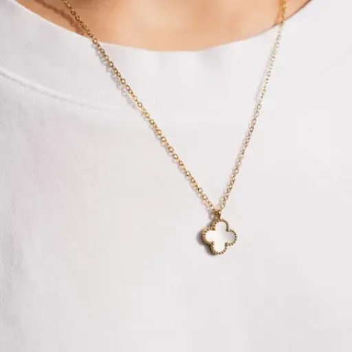 Test Bougie-Bijou Blanche Monoï Les Merveilleuses : la bougie cadeau qui cache un collier